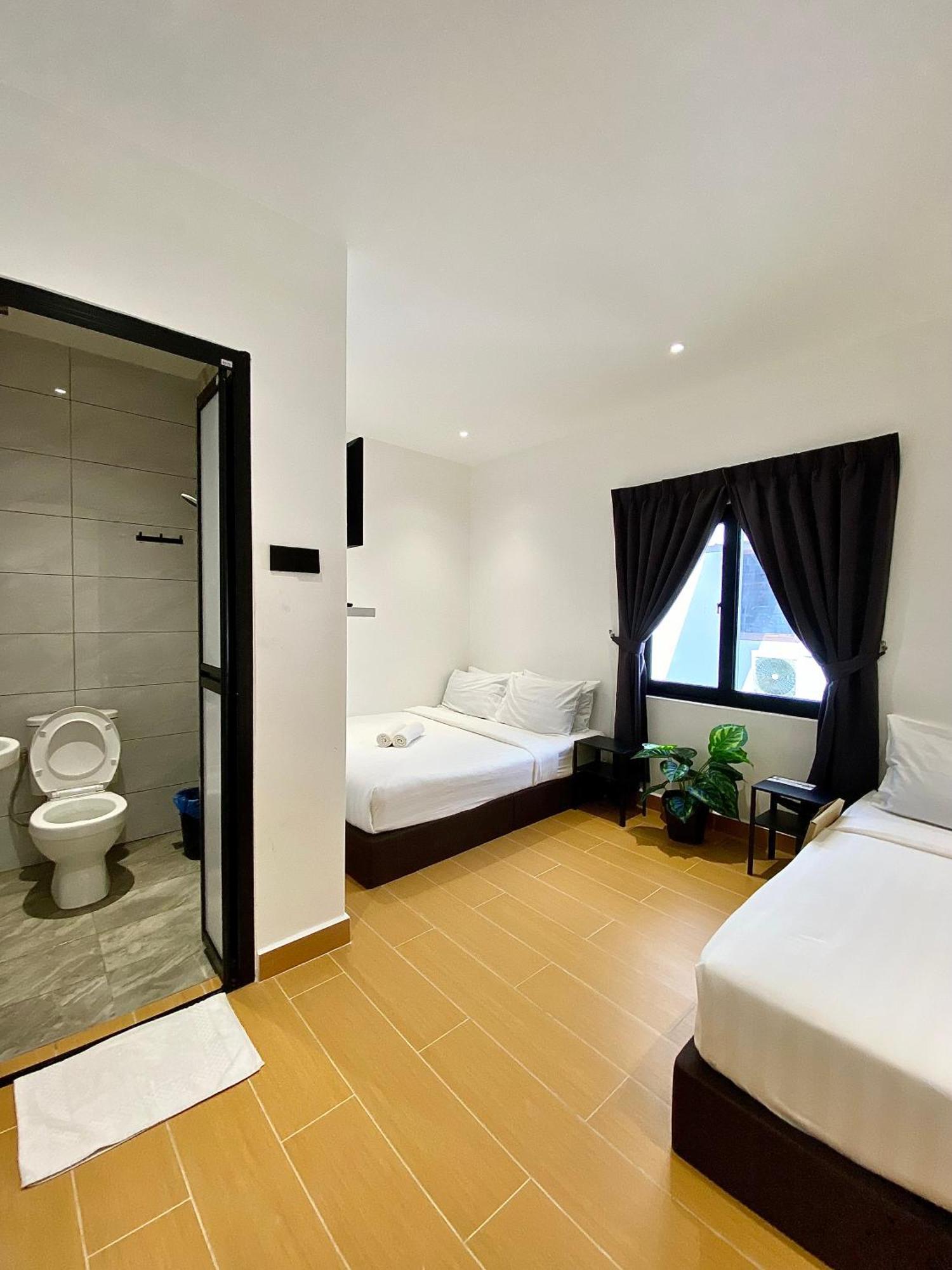 Hotel The 6N By Sky Hive George Town Esterno foto