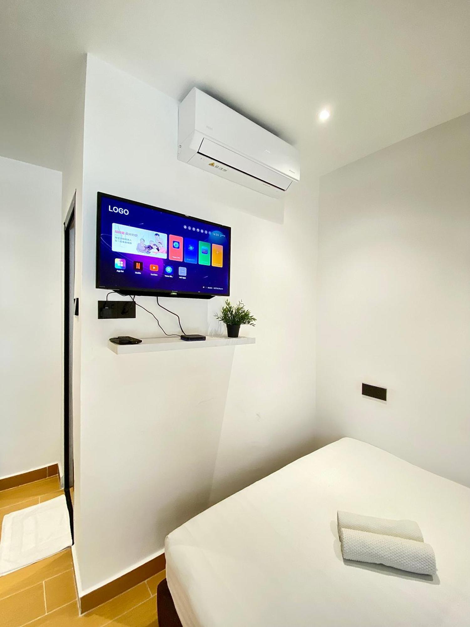 Hotel The 6N By Sky Hive George Town Esterno foto