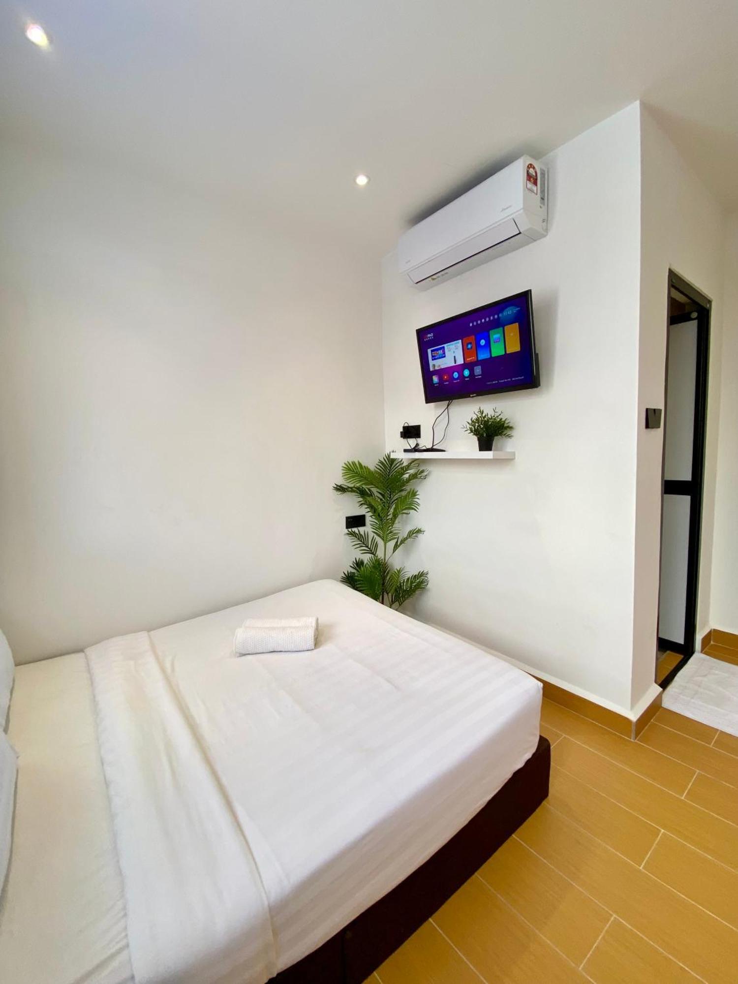 Hotel The 6N By Sky Hive George Town Esterno foto