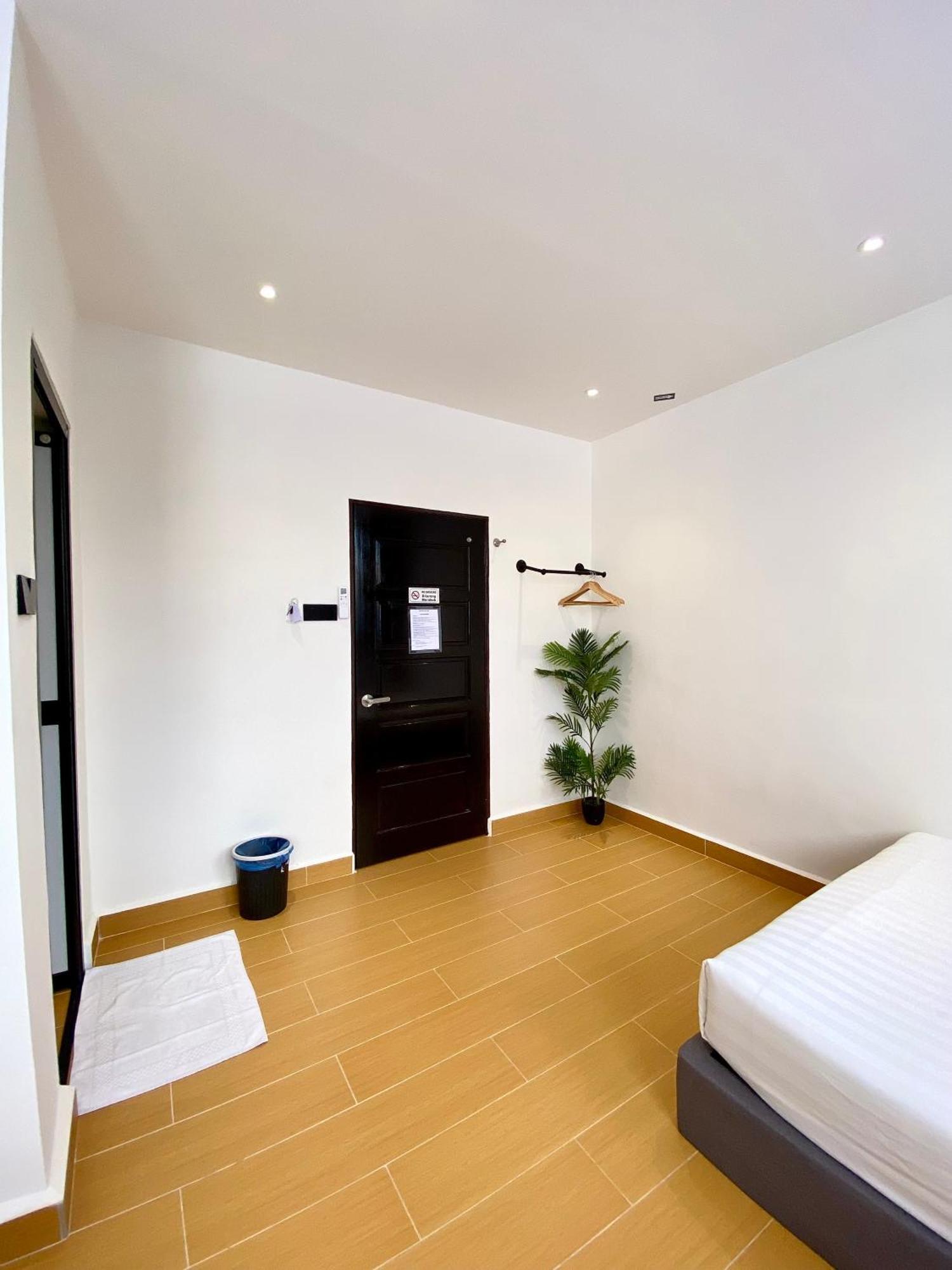 Hotel The 6N By Sky Hive George Town Esterno foto