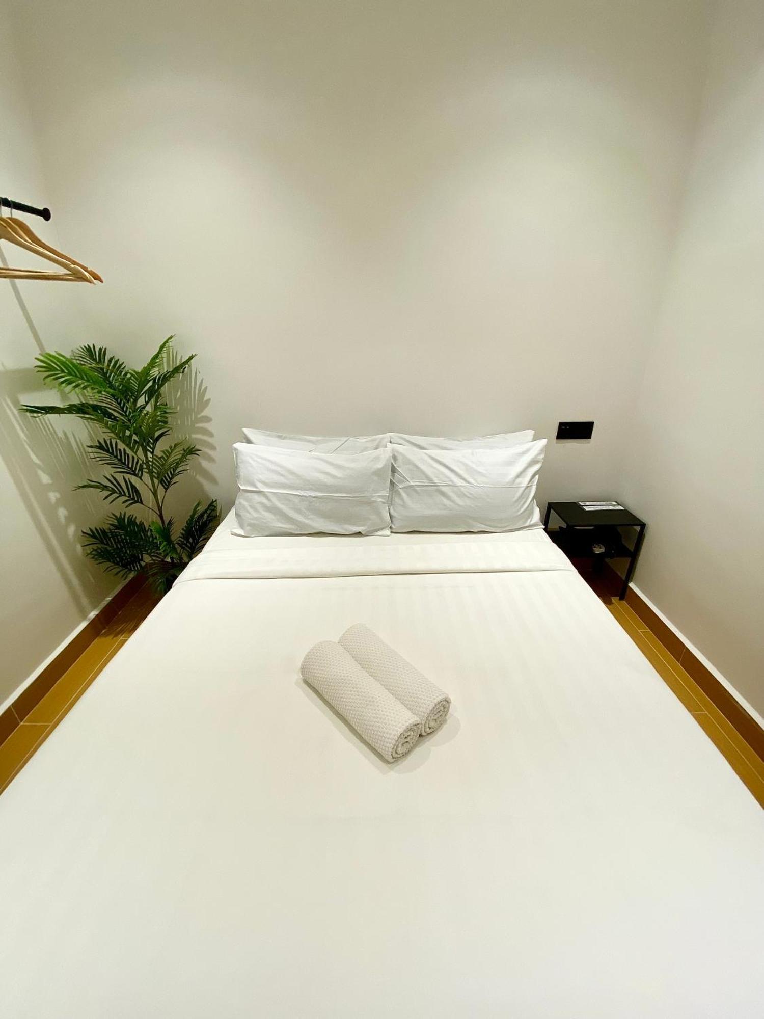 Hotel The 6N By Sky Hive George Town Esterno foto