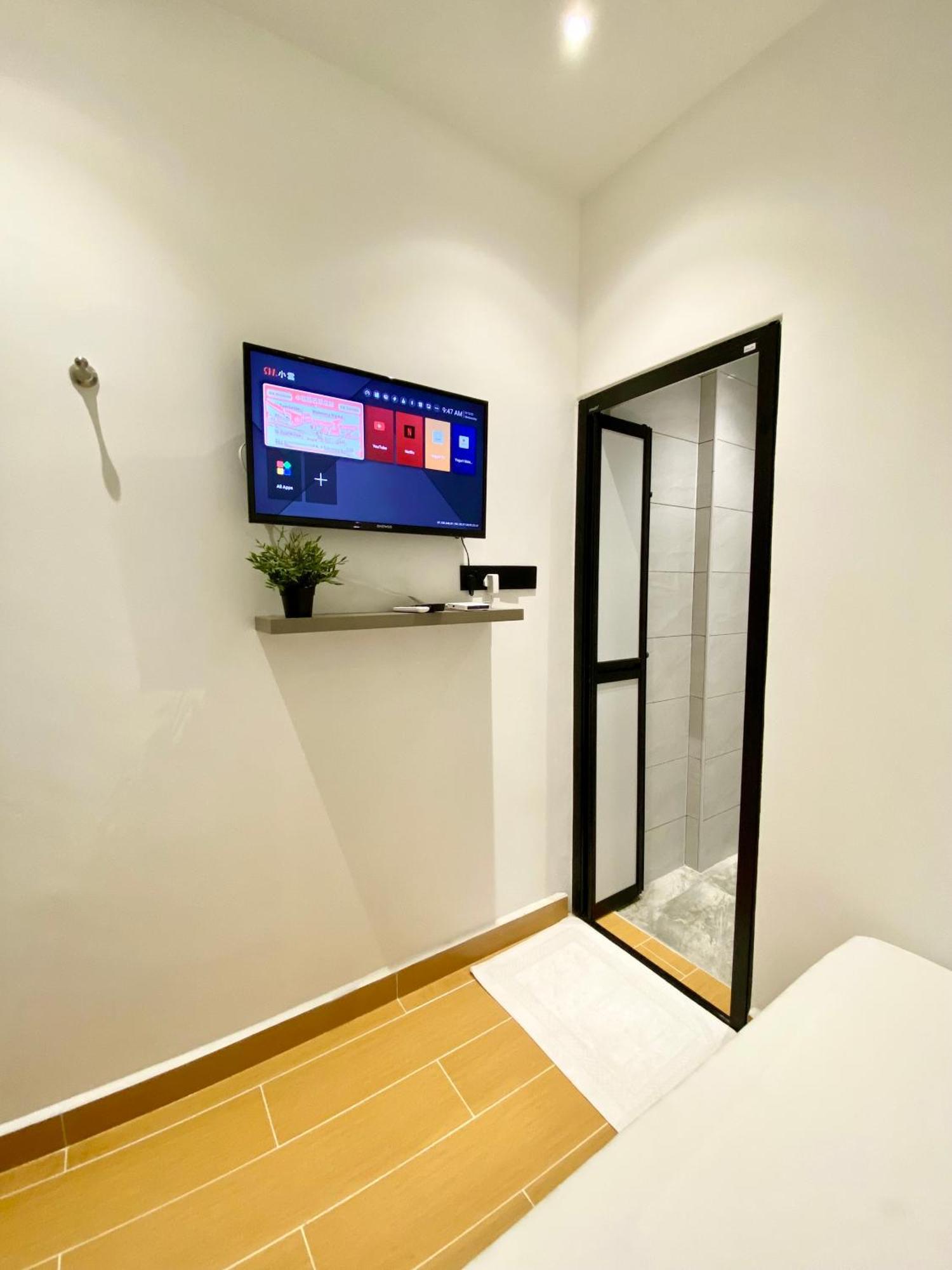 Hotel The 6N By Sky Hive George Town Esterno foto