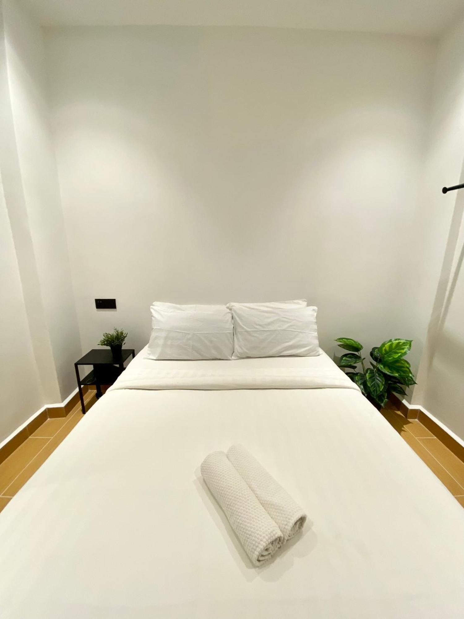 Hotel The 6N By Sky Hive George Town Esterno foto