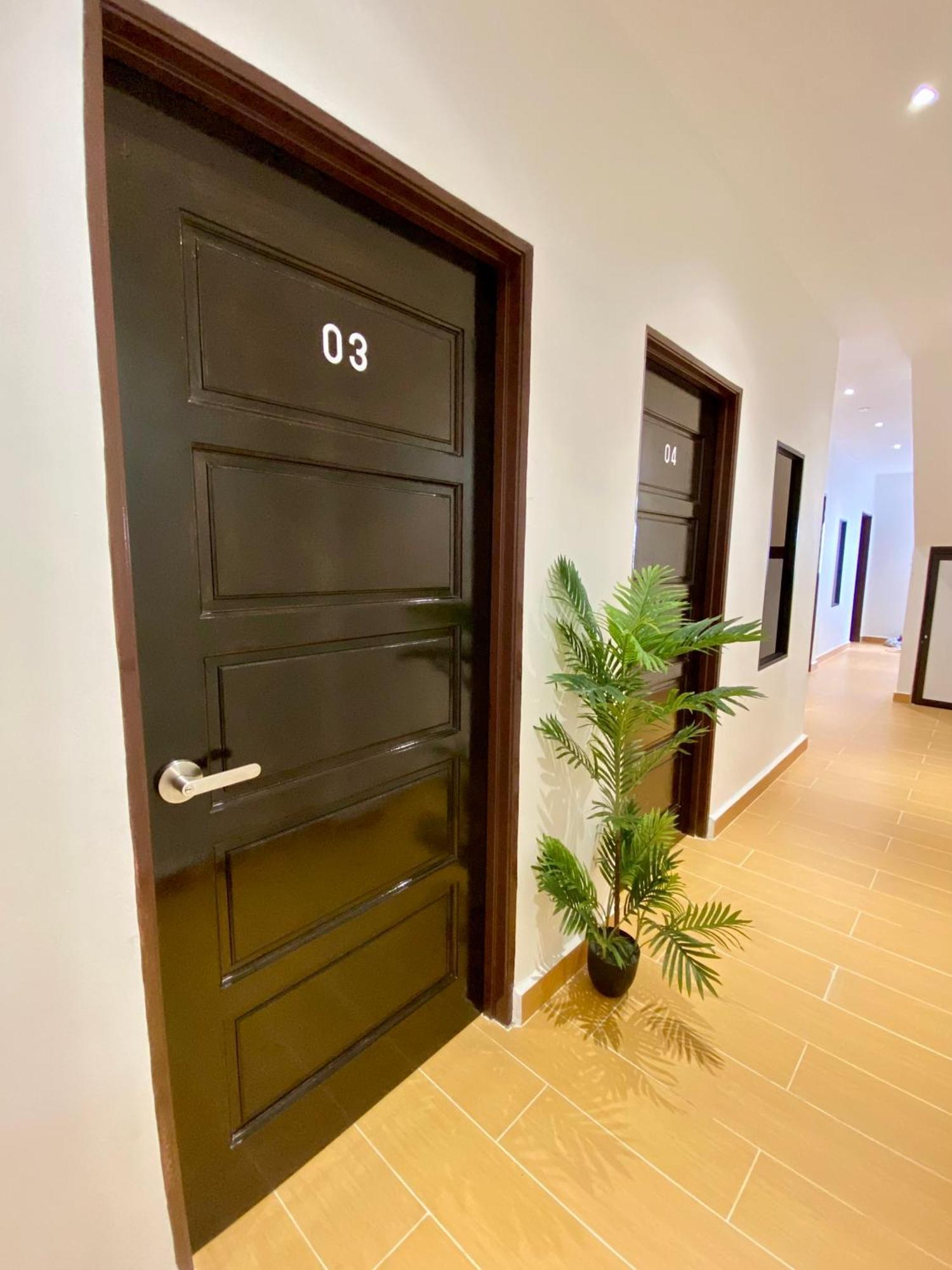 Hotel The 6N By Sky Hive George Town Esterno foto