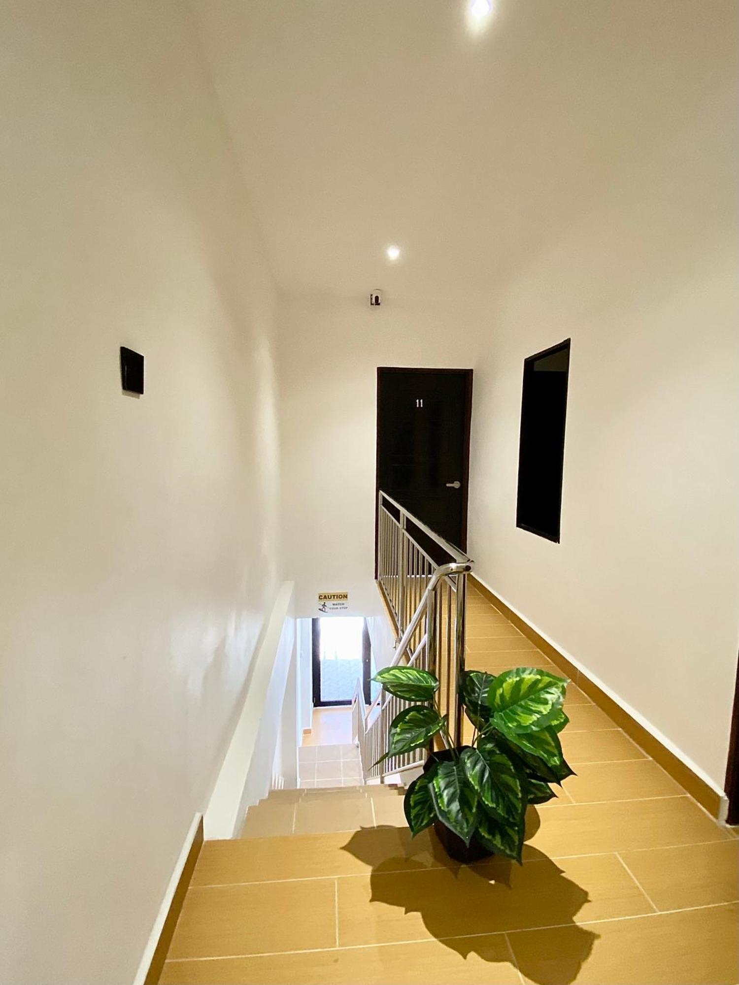 Hotel The 6N By Sky Hive George Town Esterno foto